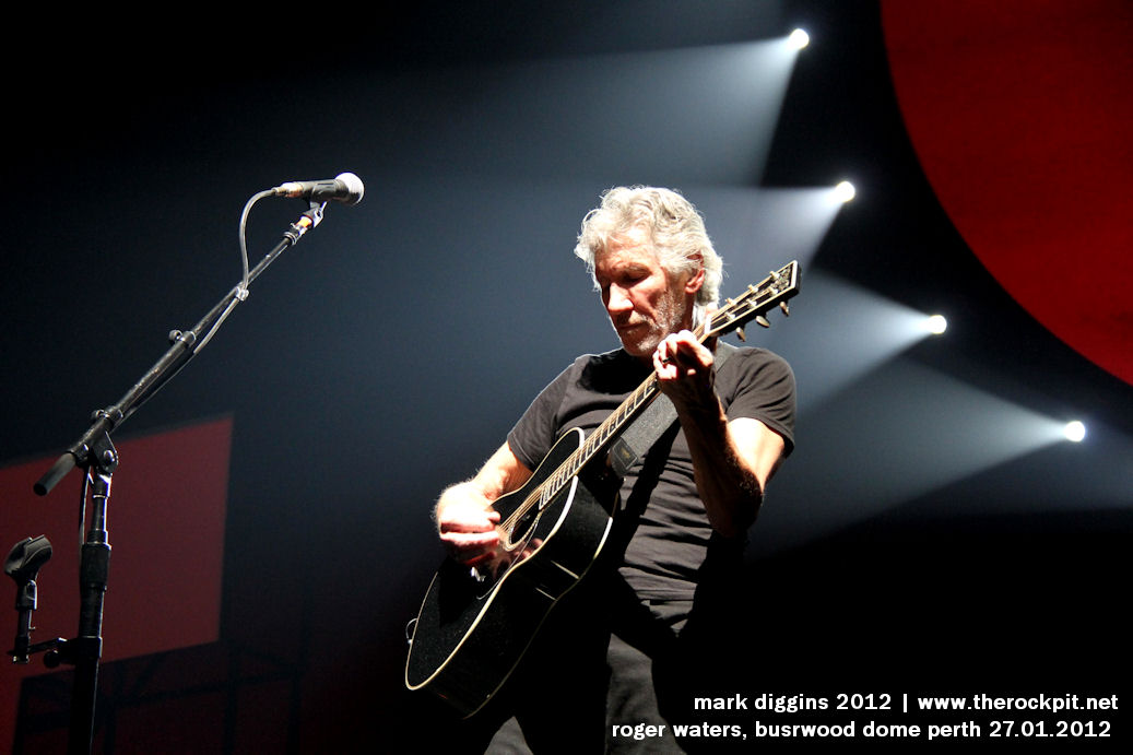 Roger Waters The Wall www.therockpit.net